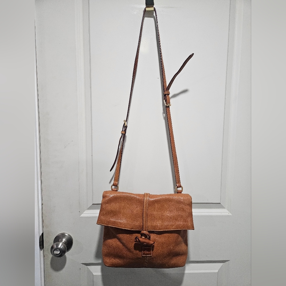 🤎 Dooney and Bourke Brown Leather Crossbody Bag